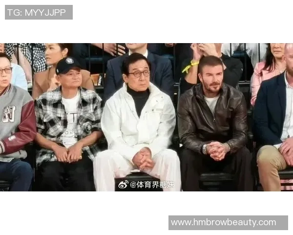 成龙携手多位知名足球球星同框合影引发球迷热议